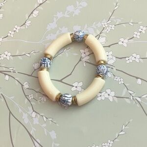 ❄️ Plunder | Elegant Cream and Blue Beaded Bracelet